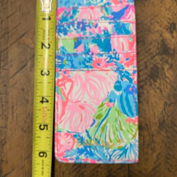 Lilly Pulitzer Colorful Floral Wallet - Picture 4 of 5